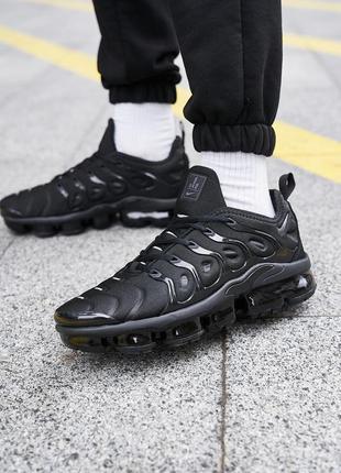 Мужские кроссовки nike air vapormax plus'triple black5 фото