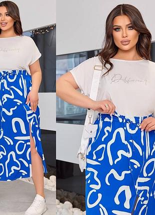 Яркий женский костюм батал софт легкий летний комплект блузка и юбка миди с разрезом с принтами