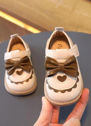 Стильні туфлі для маленьких принцес1 фото