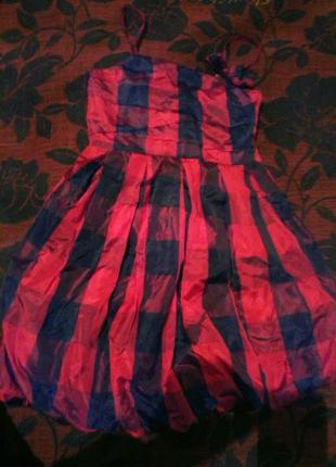 Нарядное платье на девочку атлас черно-красная клетка