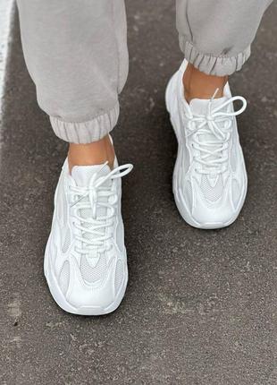 Білі жіночі кросівки4 фото