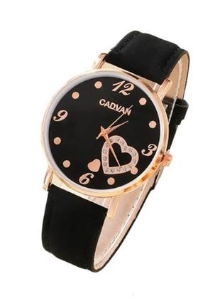Чоловічий наручний годинник кварцовий чорний циферблат білі фіаніти у формі серця шкіряний чорний ремінець