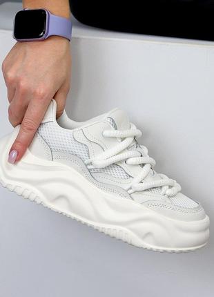 Натуральні шкіряні білі кеди - кросівки на високій підошві3 фото