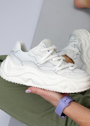 Натуральні шкіряні білі кеди - кросівки на високій підошві2 фото
