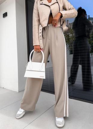 Модні жіночі широкі штани з лампасами костюмні брюки зручні