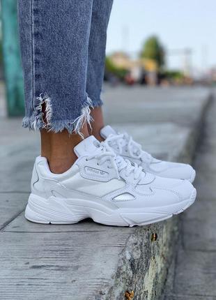 Полностью белые женские кроссовки adidas falcone (36-41)💜8 фото