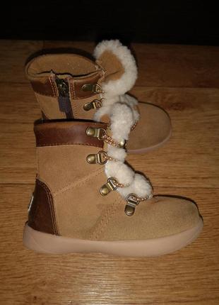 Демісезонні черевики ugg3 фото