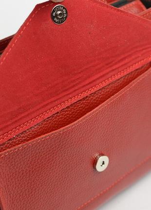 Красная кожаная женская деловая сумка с ручками и длинным съемным ремешком9 фото