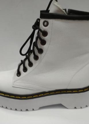 Зимовий чобіт на шнурках білий шкіряний1 фото