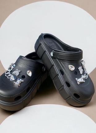 Кроксы, crocs, шлепки на платформе с джибитсами4 фото