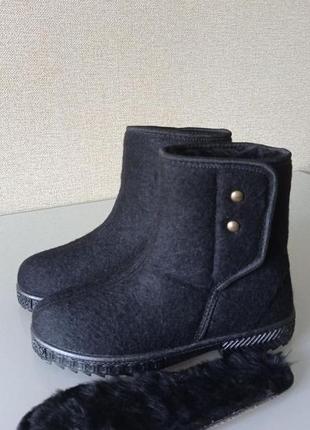 Жіночі зимові теплі чоботи-валянки бурки угги короткі на липучці чорні 38р = 24.5 см
