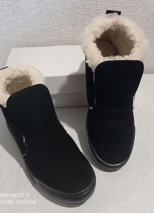 Женские замшевые зимние ботинки слипоны на меху черные угги6 фото