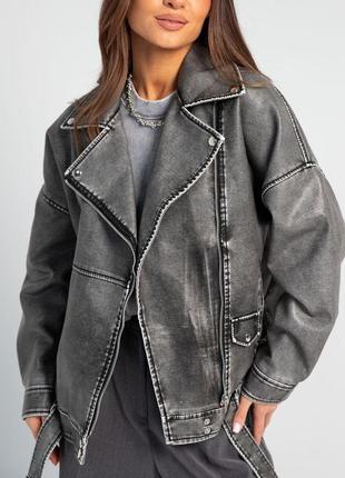 Женская куртка косуха, с потертостями из экокожи, искусственная кожа пиж винтаж, длинная классическая, серая2 фото