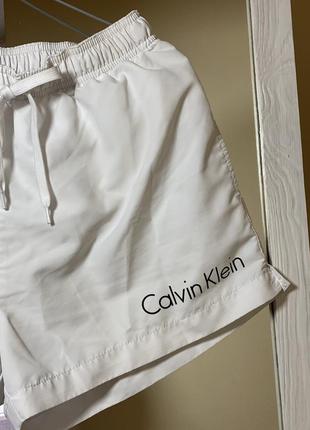 Мужские шорты calvin klein m размер