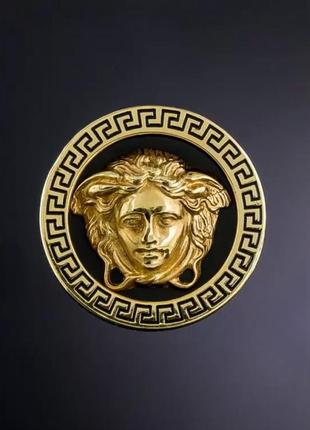 Металлическое лого versace золотое