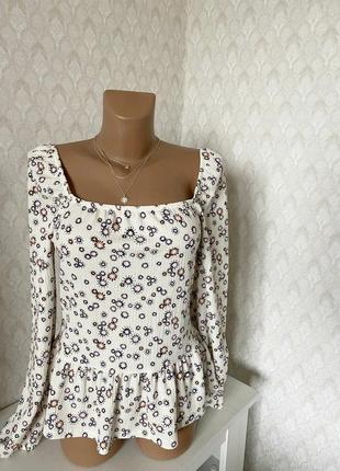 Дуже красива блуза з квадратним вирізом в квітковий принт блуза з довгими рукавами р.10/383 фото