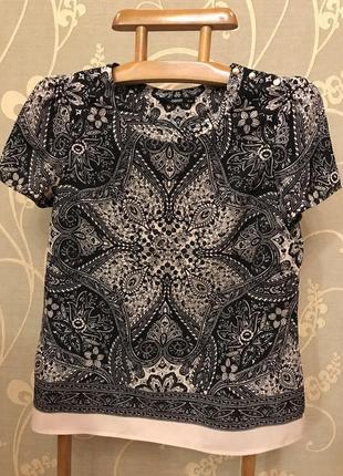 Дуже красива та стильна брендова блузка в візерунках 19.1 фото