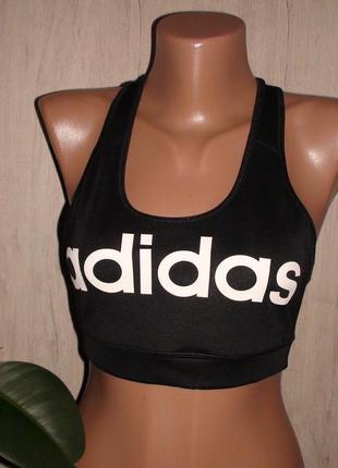 Спортивный топик adidas.