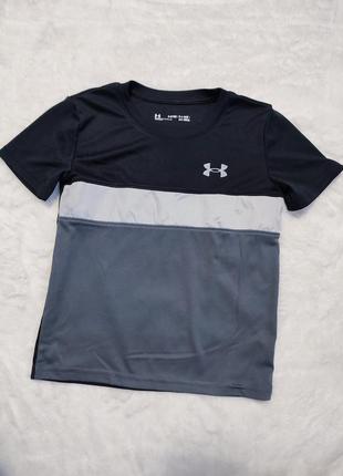 Спортивна футболка under armour