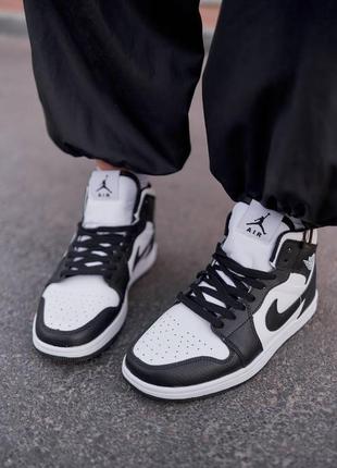 Унисекс nike air jordan 1 retro high black white