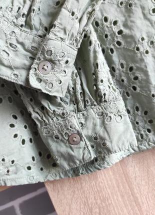 Warehouse фисташковая блуза из прошвы, винтажный стиль, рубашка с рюшами, рубашка кружево7 фото