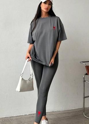 Костюм жіночий однотонний оверсайз футболка з принтом лосини на високій посадці якісний стильний графітовий