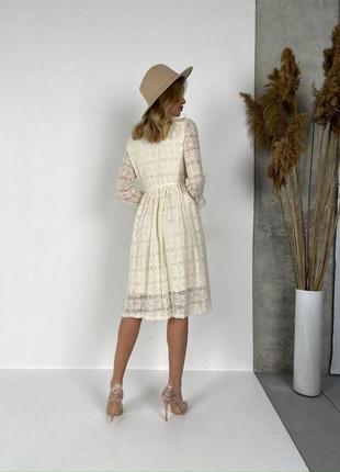 Платье однотонное с кружевом на пуговицах на длинный рукав качественная, стильная, трендовая молочная бежевая3 фото