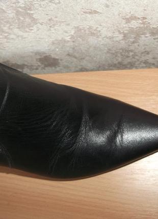 Шкіряні чоботи зі вставкою ззаду з гумки6 фото