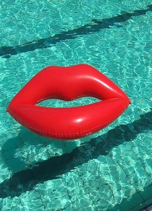 Надувные губы 180см. красные для пляжа и бассейна4 фото