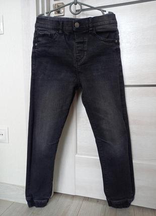 Стрейчевые удобные теплые фирменные джинсы на хлопковой подкладке джоггеры для мальчика 9-10 лет