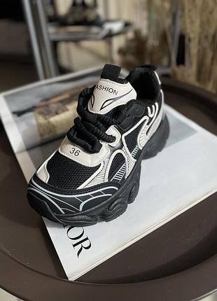 Весенние кроссовки