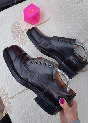 Добротные очень качественные кожаные туфли ботинки гладкая кожа carlo pazolini