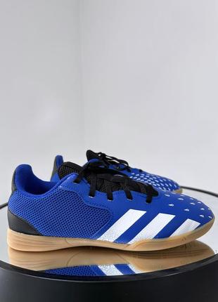 Яскраві круті футзалки adidas predator freak