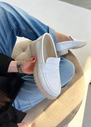 Лоферы женские