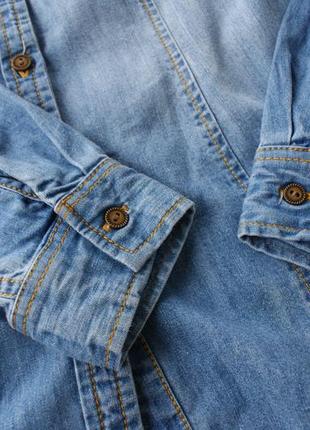 Базовая джинсовая рубашка с вышивкой.6 фото