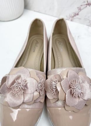 Нюдовые туфли балетки с цветочным декором abloom7 фото
