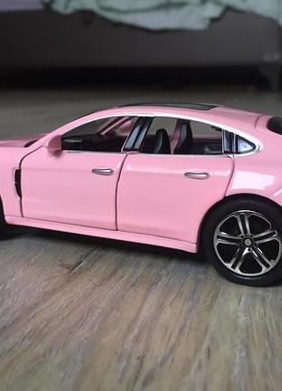 Модель автомобиля porsche panamera масштаб: 1:32. игрушка порш панамера розового цвета 8