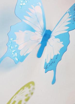 Різнокольорові метелики на стіні. набір різнокольорових метеликів. декоративні метелики. 3d метелик наклейки. метелики для декору8 фото