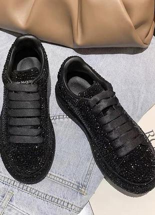 Женские кроссовки