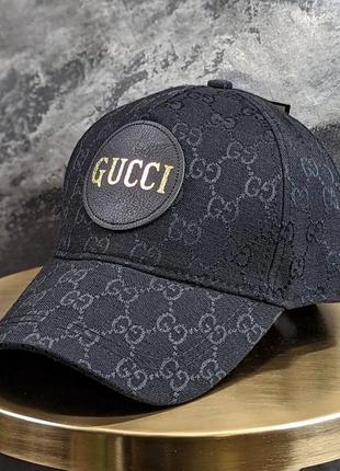 Кепка в стилі gucci