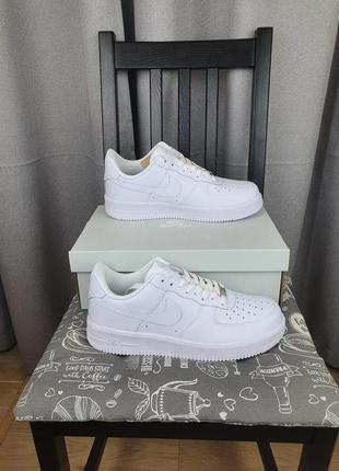 Кроссовки мужские nike air force 1 07 all white. кроссы найк аир форс 1 классик белые весна осень для парней8 фото