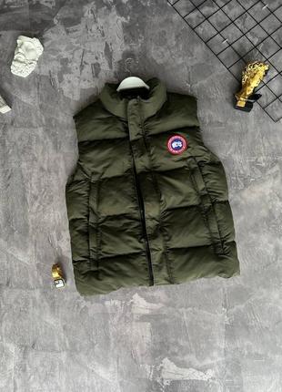 Мужская жилетка canada goose на весну в хаки цветах premium качества, стильная и удобная жилетка на каждый день2 фото