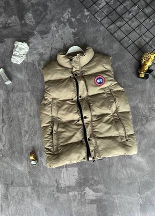 Мужская жилетка canada goose на весну в бежевом цвете premium качества, стильная и удобная жилетка на каждый день2 фото