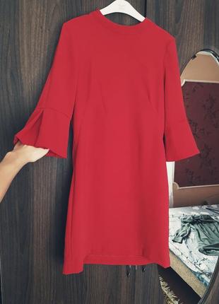 Шикарне червоне плаття плаття силуетне1 фото