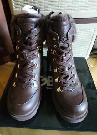 Стильные утепленные демисезонные ботинки шоколадного цвета guess(оригинал)6 фото
