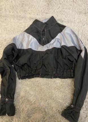 Бомбер ветровка куртка на затяжках снизу короткая оверсайз серая черная xs s m1 фото