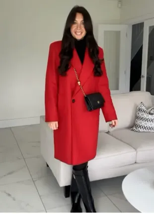 Пальто zara з вовни червоного кольору