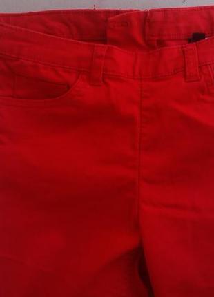 Яркие красные брюки взаде с замочком3 фото