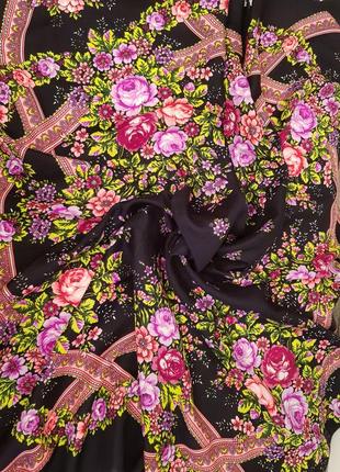Красивенный платок с кистьями принт цветы основной тон красивый темно-синий