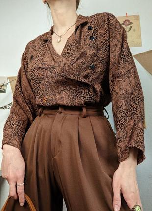 Вінтажна блуза сорочка коричневий зміїний принт ретро m l віскоза